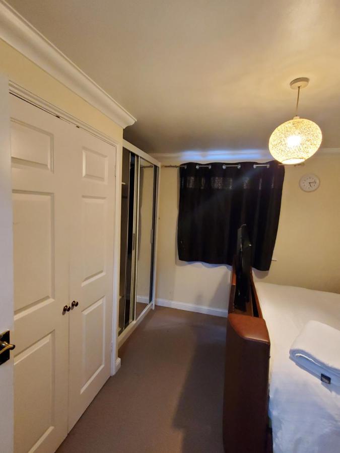Lovely 2 Bed Flat/Apt In East London- Nice Estate. 다게넘 외부 사진