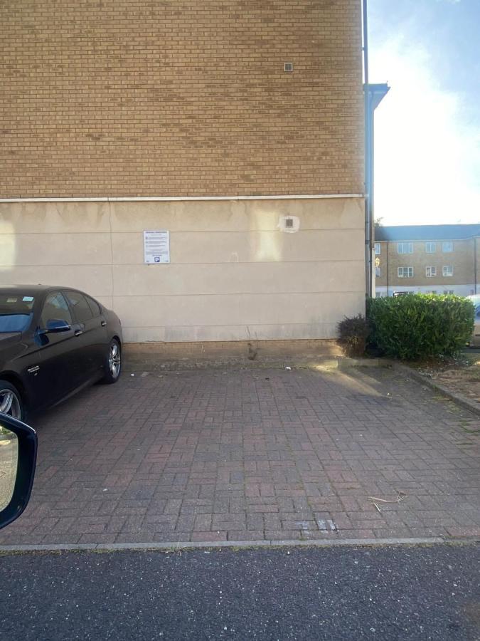 Lovely 2 Bed Flat/Apt In East London- Nice Estate. 다게넘 외부 사진