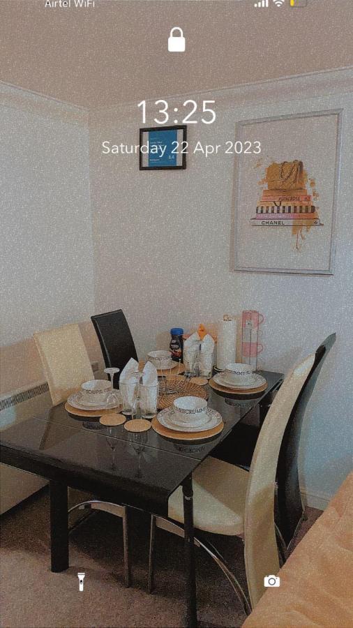 Lovely 2 Bed Flat/Apt In East London- Nice Estate. 다게넘 외부 사진