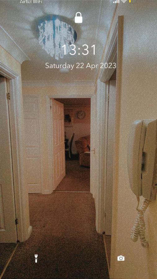 Lovely 2 Bed Flat/Apt In East London- Nice Estate. 다게넘 외부 사진